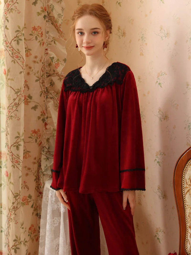 Women Autumn Winter Coral Fleece Sleeping Pyjama Loungewear V-Neck Fairy Vintage Princess Sweet Girls Flannel Two Piece Set
Women Autumn Winter Coral Fleece Sleeping Pyjama Loungewear V-Neck Fairy Vintage Princess Sweet Girls Flannel Two Piece Set