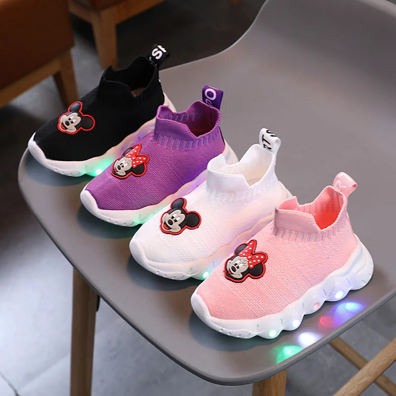 LED Lighting Up Fashion Baby Infant Tennis Glowing Slip On Toddlers Sneakers High Quality Hot Sales First Walkers Shoes
LED Lighting Up Fashion Baby Infant Tennis Glowing Slip On Toddlers Sneakers High Quality Hot Sales First Walkers Shoes