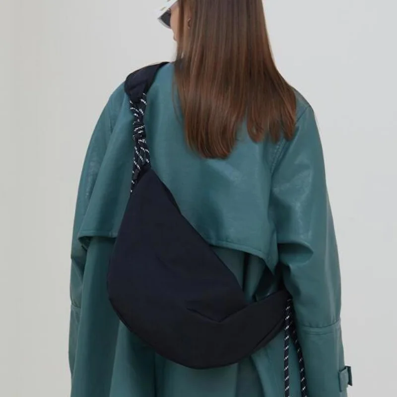 Korean Single Shoulder Canvas Bag Oxford Cloth Cross-body Travel Bag Large Capacity Cookie Bag Ladies Bag 
Korean Single Shoulder Canvas Bag Oxford Cloth Cross-body Travel Bag Large Capacity Cookie Bag Ladies Bag