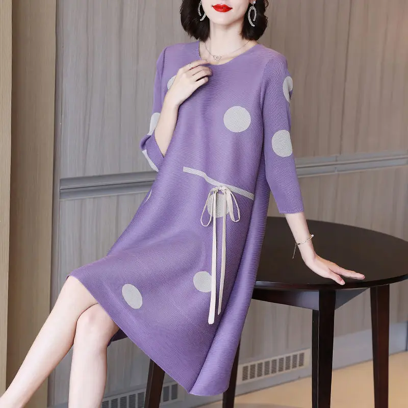 Pleated Western-style age-reducing temperament dress autumn 2022 new women's mm loose a-word large size women's dress
Pleated Western-style age-reducing temperament dress autumn 2022 new women's mm loose a-word large size women's dress