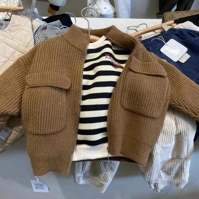 Boys Knitted Sweater Cardigan Jacket 2024 Spring and Autumn New Children's Casual Solid Color Sweater
Boys Knitted Sweater Cardigan Jacket 2024 Spring and Autumn New Children's Casual Solid Color Sweater