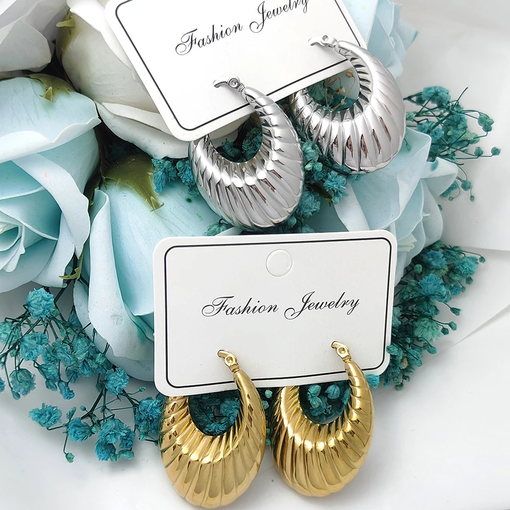 New Fashion Women Geometric Hoop Earrings Gold Plated Stainless Steel Solid Metal Huggies Wedding Party Jewelry Gifts
New Fashion Women Geometric Hoop Earrings Gold Plated Stainless Steel Solid Metal Huggies Wedding Party Jewelry Gifts