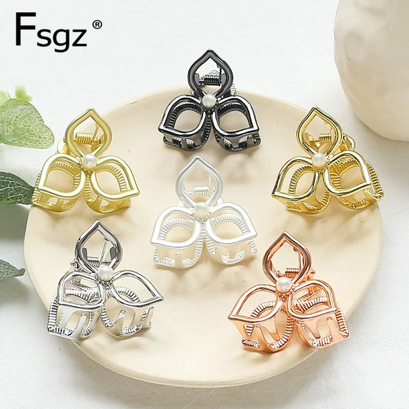 Newest Korean Brand Pearl Hair Crabs for Women Metal Alloy Gold Sivler Hair Clips Hollow Out Leaves Flower Fringe Hairpin Access
Newest Korean Brand Pearl Hair Crabs for Women Metal Alloy Gold Sivler Hair Clips Hollow Out Leaves Flower Fringe Hairpin Access
