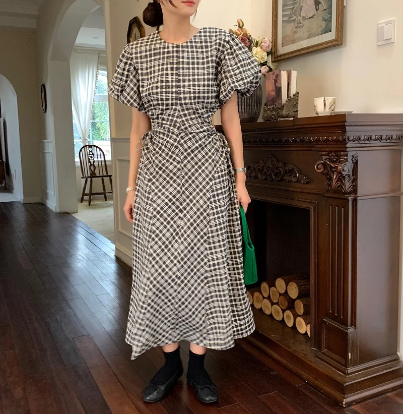 Women's Summer New French Round Neck Short Sleeve Retro High Waist A-line Open Waist Drawstring Lattice Bubble Sleeve Dress
Women's Summer New French Round Neck Short Sleeve Retro High Waist A-line Open Waist Drawstring Lattice Bubble Sleeve Dress