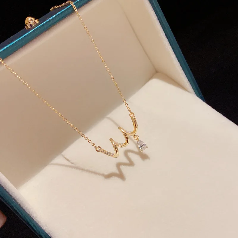 New Simple 14K Gold Plated Spiral Wave Shaped Pendant Necklace For Women Girls Luxury Zircon Choker Chain Wedding Jewelry Gift
New Simple 14K Gold Plated Spiral Wave Shaped Pendant Necklace For Women Girls Luxury Zircon Choker Chain Wedding Jewelry Gift