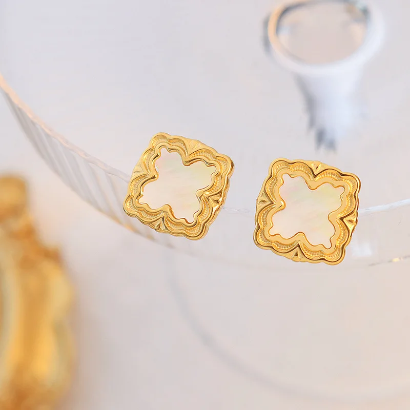 2022 Korean Version Fashion Simple Light Luxury Titanium Steel Woman Square Shell Inlaid Stud Earrings Plated With 18K Real Gold
2022 Korean Version Fashion Simple Light Luxury Titanium Steel Woman Square Shell Inlaid Stud Earrings Plated With 18K Real Gold