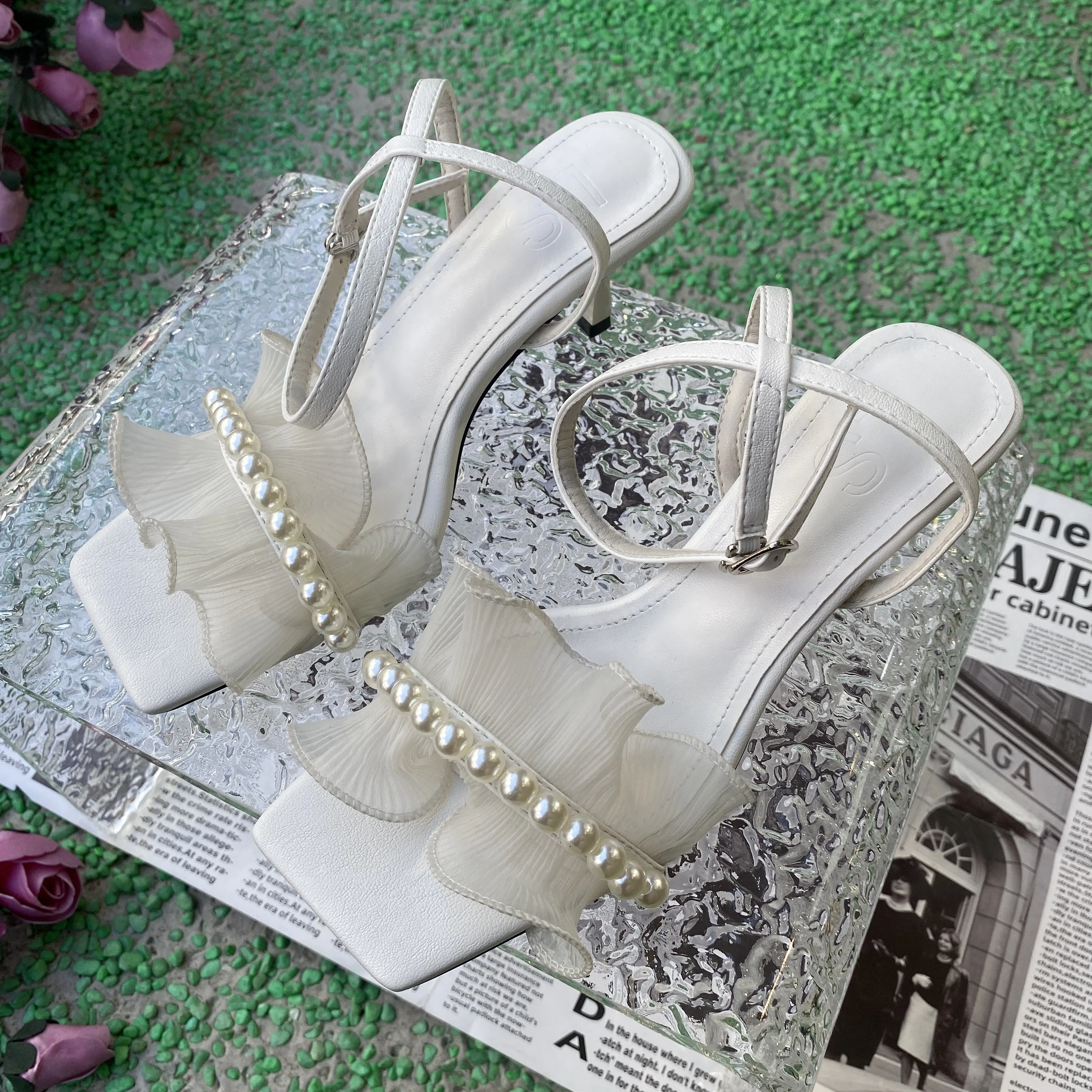 Pearl Chain Women Sandals Open Toe Summer Dress Sandals 2022 New Arrivals Ankle Strap Thin High Heels Summer Party Slides Mules
Pearl Chain Women Sandals Open Toe Summer Dress Sandals 2022 New Arrivals Ankle Strap Thin High Heels Summer Party Slides Mules