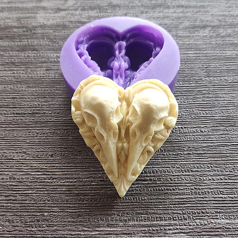 Love Heart Shape Crow Bones Silicone Mold DIY Halloween Party Cake Decorating Tools Cupcake Fondant Chocolate Candy Mould 18178
Love Heart Shape Crow Bones Silicone Mold DIY Halloween Party Cake Decorating Tools Cupcake Fondant Chocolate Candy Mould 18178