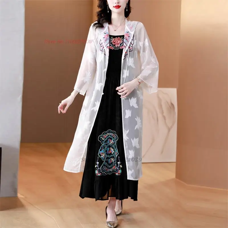 2023 chinese vintage hooded jacket women national flower embroidery sunscreen jacket oriental chiffon coat feminino streetwear
2023 chinese vintage hooded jacket women national flower embroidery sunscreen jacket oriental chiffon coat feminino streetwear