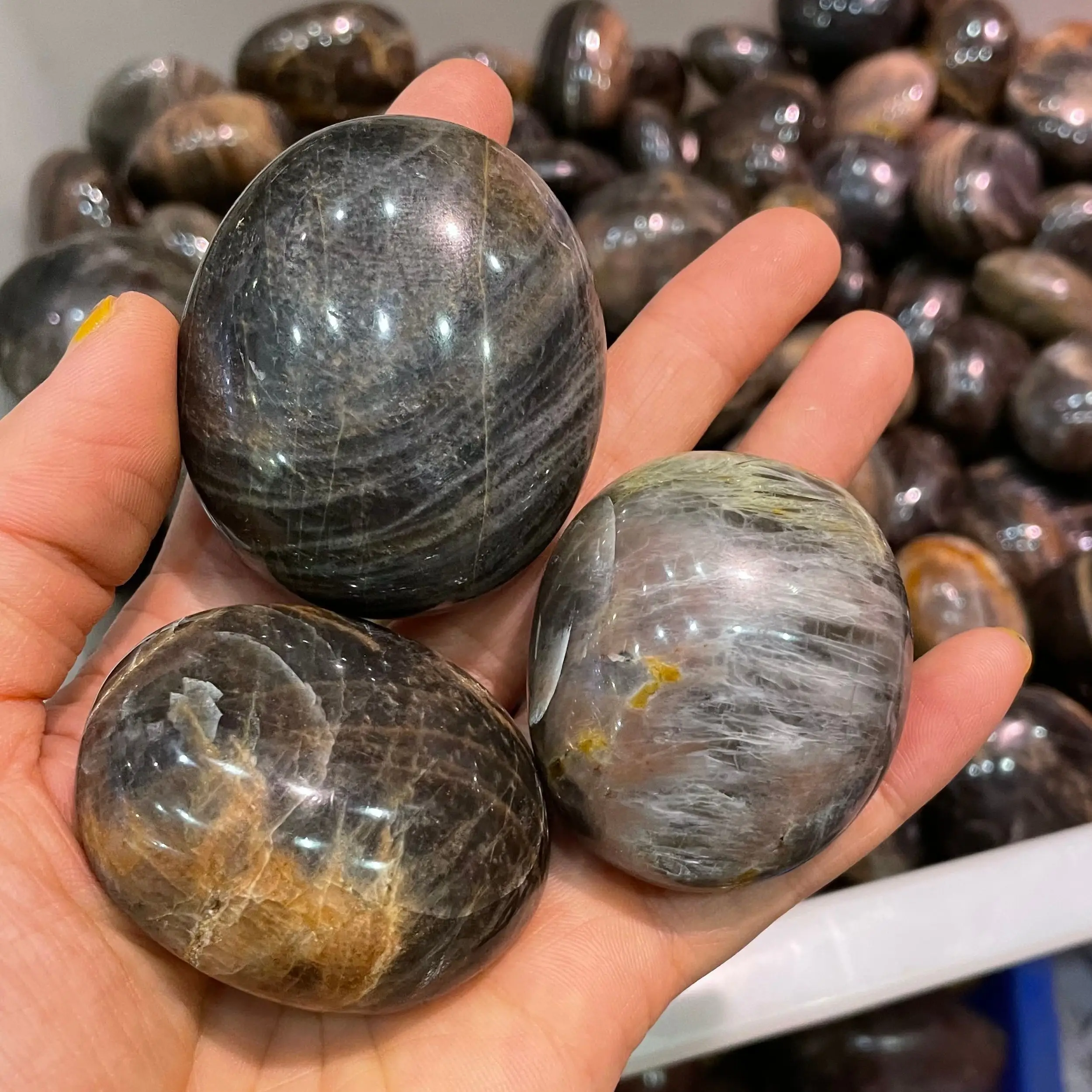 80-120g Natural Moonlight Ash Palm Ornaments Healing reiki Crystals Stone Minerale Gemstone Home Decor
80-120g Natural Moonlight Ash Palm Ornaments Healing reiki Crystals Stone Minerale Gemstone Home Decor