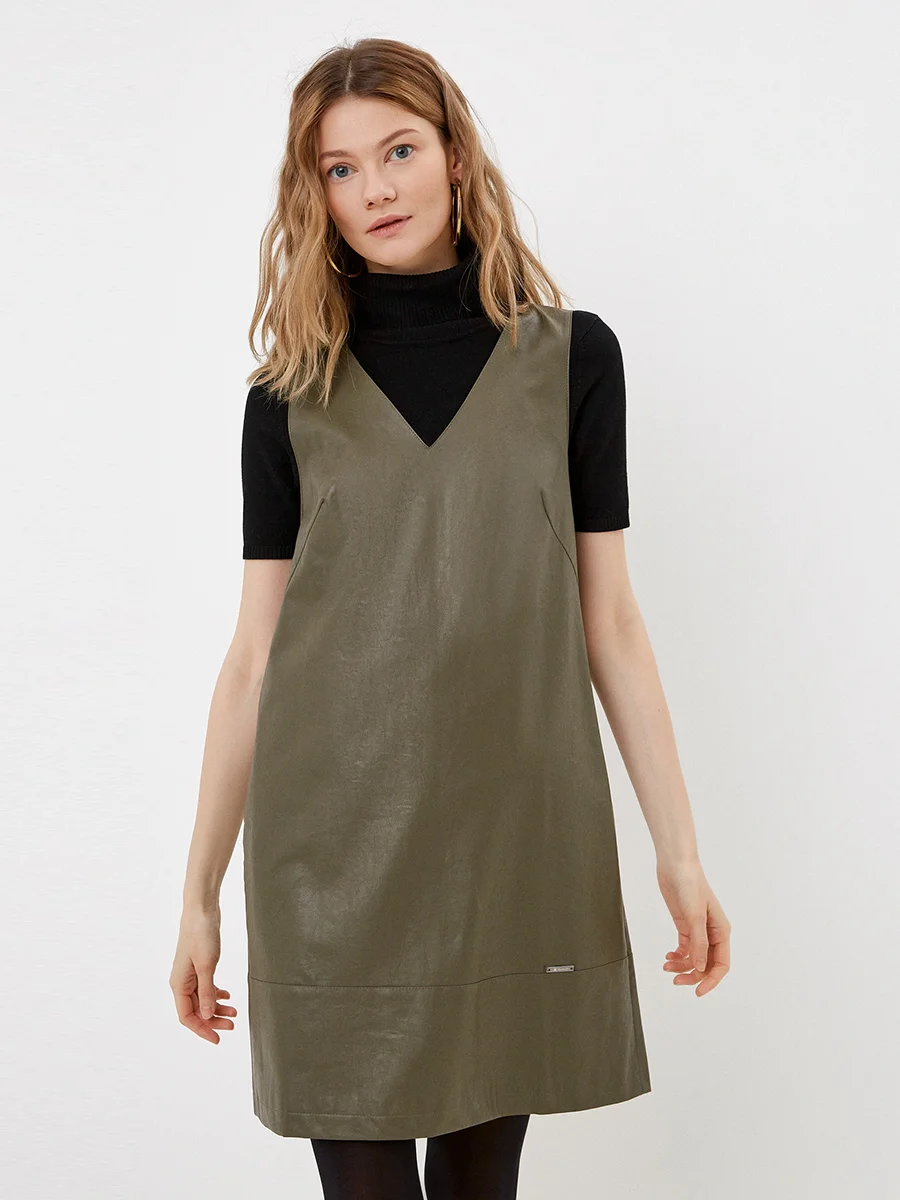 Women Vintage Back Buttons Straight Mini Leather Dress Sleeveless Sexy V neck Solid High Street Elegant Casual Dress 2022 Summer
Women Vintage Back Buttons Straight Mini Leather Dress Sleeveless Sexy V neck Solid High Street Elegant Casual Dress 2022 Summer