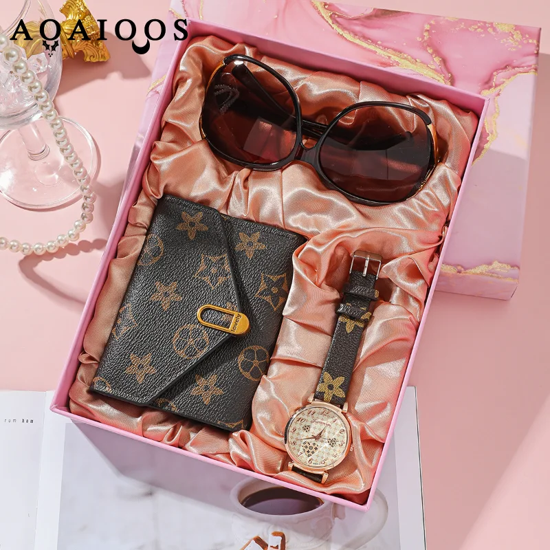 Fashion ladies watch gift set to send birthday gifts out Joker student gift box set.
Fashion ladies watch gift set to send birthday gifts out Joker student gift box set.