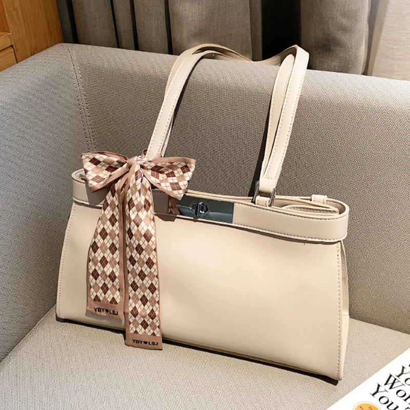 Vintage Temperament Large Capacity Shopping Tote Bag Women's Handbags 2022 New Fashion Trend Portable Travel Mobile Shoulder Bag
Vintage Temperament Large Capacity Shopping Tote Bag Women's Handbags 2022 New Fashion Trend Portable Travel Mobile Shoulder Bag