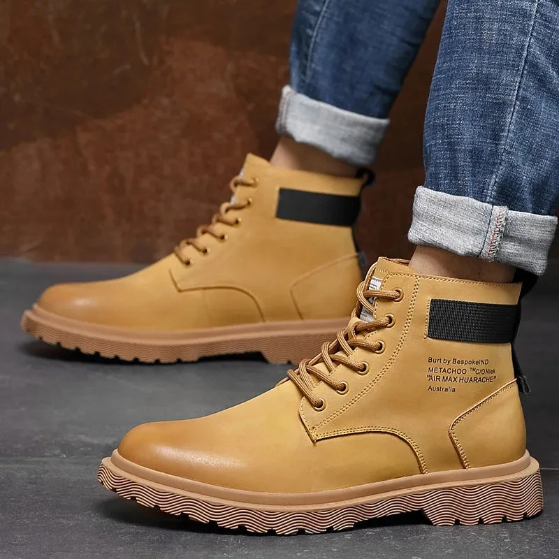 Men's New Short Boots Korean Version Leather Inner Heightening Men's Middle Top Short Boots Fashion High Top Men's Boots
Men's New Short Boots Korean Version Leather Inner Heightening Men's Middle Top Short Boots Fashion High Top Men's Boots