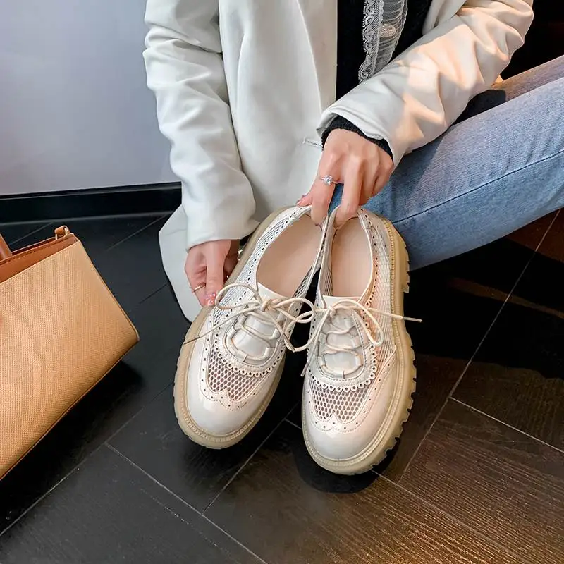 Vichelo Hot cow leather round toe thick bottom carving air mesh height increasing shoes white sneakers lace up platform pumps
Vichelo Hot cow leather round toe thick bottom carving air mesh height increasing shoes white sneakers lace up platform pumps