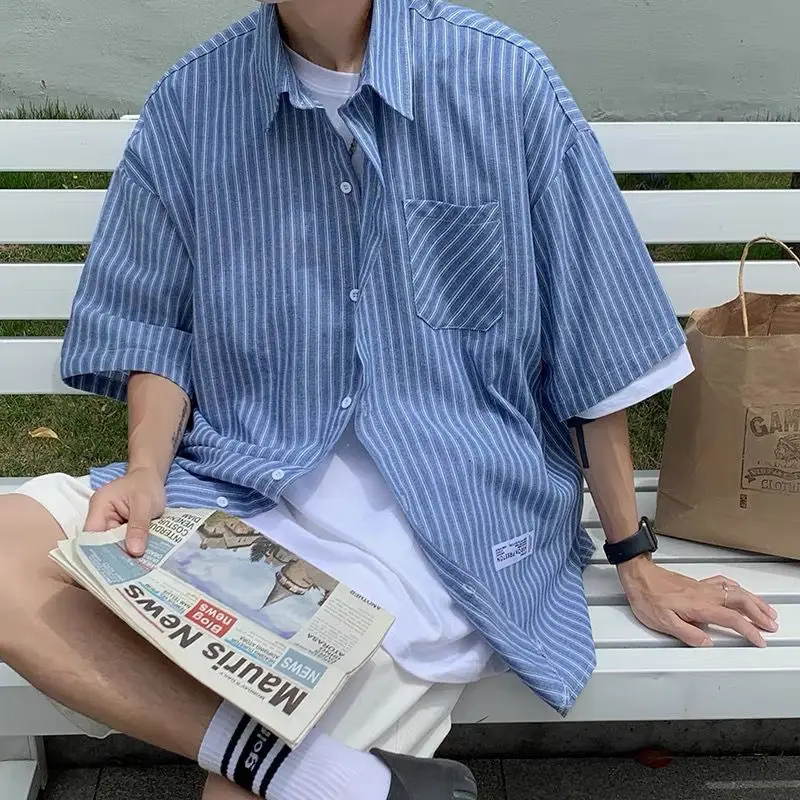 2023 Summer Mens Striped Loose Shirts Casual Cotton Lapel Short Sleeve Shirts Streetwear Turn Down Collar Student Shirts H12
2023 Summer Mens Striped Loose Shirts Casual Cotton Lapel Short Sleeve Shirts Streetwear Turn Down Collar Student Shirts H12
