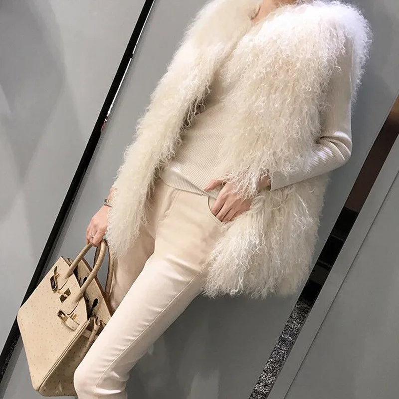 2022 Faux Fur Coat Women Solid Vest Sleeveless Gilet Plush Wool Fur Casual Clothes Women Fur Warm Thick Autumn and Winter Coats
2022 Faux Fur Coat Women Solid Vest Sleeveless Gilet Plush Wool Fur Casual Clothes Women Fur Warm Thick Autumn and Winter Coats