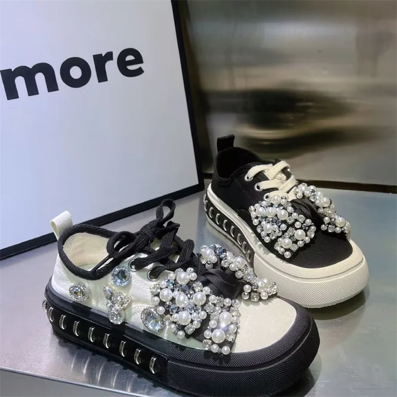 Женские холщовые кроссовки с внутренней высотой, размер 35-40 
Женские холщовые кроссовки с внутренней высотой, размер 35-40