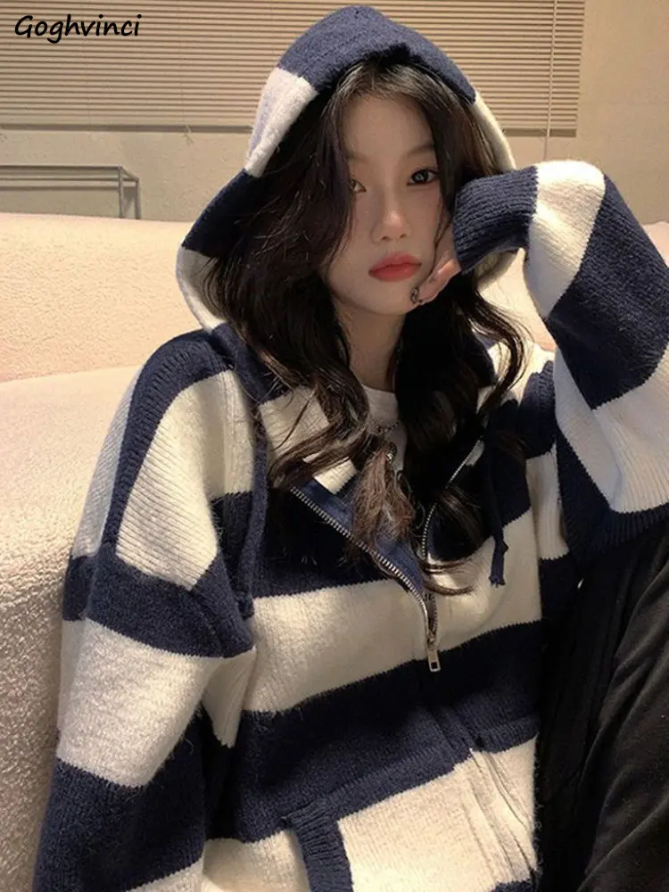 Hooded Stripes Sweaters Women Zip-up Knitted Cardigans Simple All-match Korean Style Loose Vintage Harajuku BF Casual Ins Autumn
Hooded Stripes Sweaters Women Zip-up Knitted Cardigans Simple All-match Korean Style Loose Vintage Harajuku BF Casual Ins Autumn