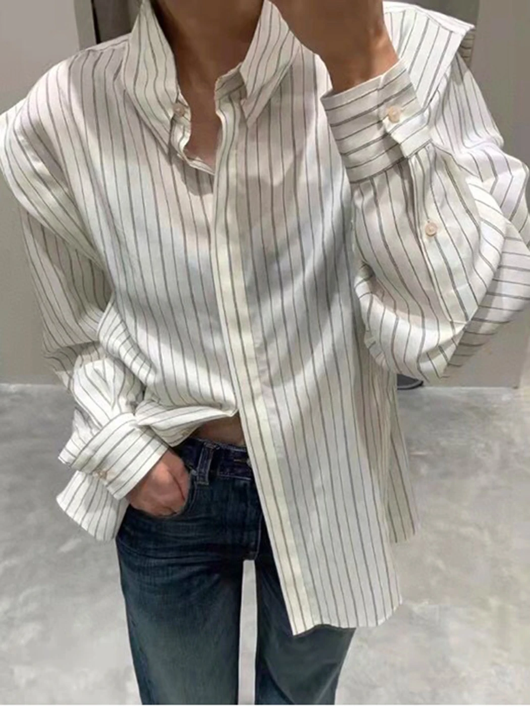 Striped Classic Blouse Woman 2022 Spring Summer Long Sleeve Turn Down Collar Chic Shirt Blusas Femme Casual Vintage Chemise Top
Striped Classic Blouse Woman 2022 Spring Summer Long Sleeve Turn Down Collar Chic Shirt Blusas Femme Casual Vintage Chemise Top