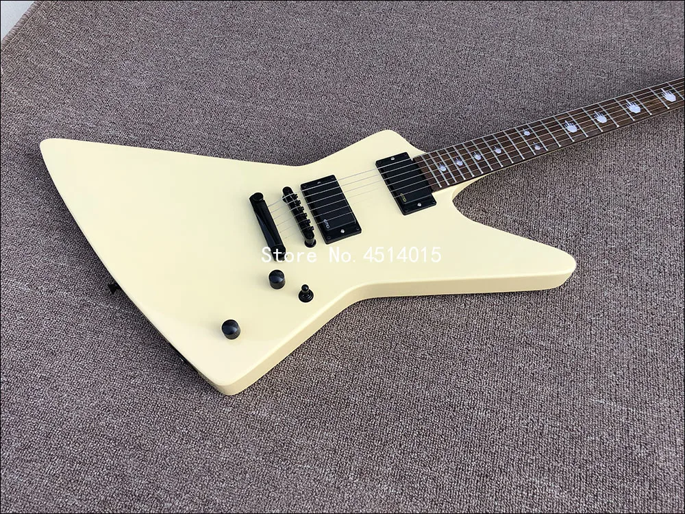 High quality 6-string electric guitar. Goose electric guitar. White paint, active pickup, special postage.
High quality 6-string electric guitar. Goose electric guitar. White paint, active pickup, special postage.