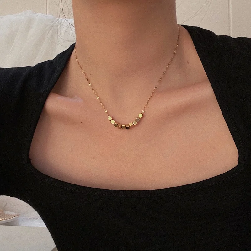 French Design Simple Square Pendant Titanium Steel 18K Gold Plated Color Retention Real Gold Necklace Clavicle Chain Women
French Design Simple Square Pendant Titanium Steel 18K Gold Plated Color Retention Real Gold Necklace Clavicle Chain Women