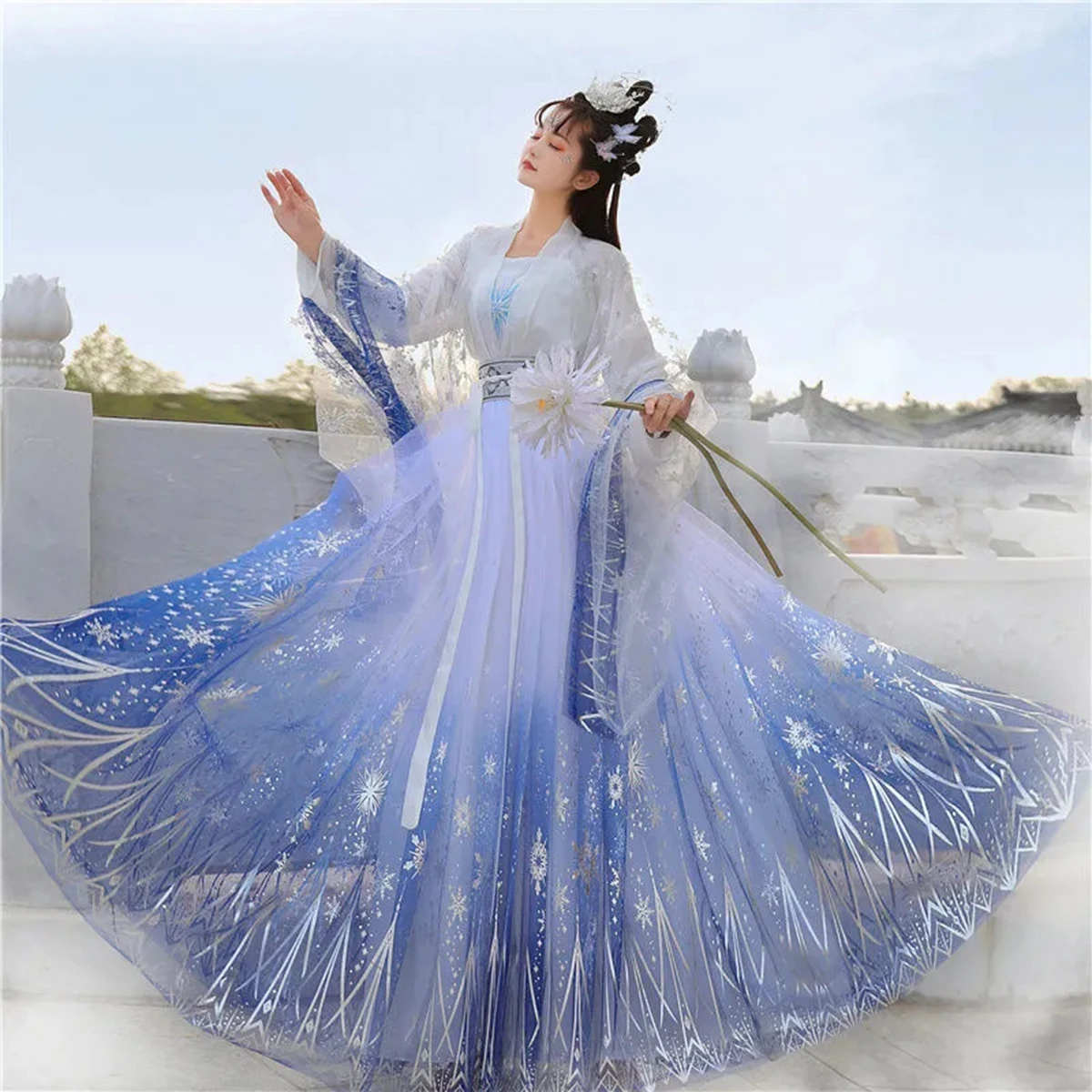 Star Sequins Gradient Shimmering Women Gown Set Traditional Chinese Dress Hanfu Dresses Prom Formal Suit + Large Sleeve Shirt
Star Sequins Gradient Shimmering Women Gown Set Traditional Chinese Dress Hanfu Dresses Prom Formal Suit + Large Sleeve Shirt