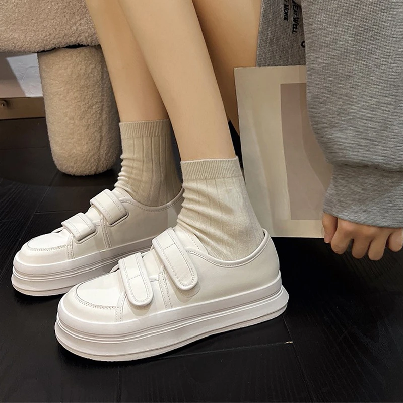 Flats Platform Sports Sneakers Women Running Walking Casual Shoes New Trend Autumn Winter 2022 Fashion Thick Cozy Women Shoes
Flats Platform Sports Sneakers Women Running Walking Casual Shoes New Trend Autumn Winter 2022 Fashion Thick Cozy Women Shoes