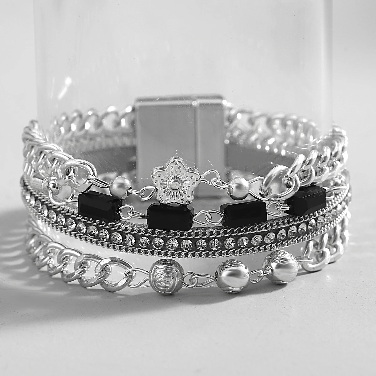 Amorcome Fashion Metal Flower Beads Charm Bracelet for Women Black Crystal Simple Curb Thick Link Chain Bracelets Party Jewelry
Amorcome Fashion Metal Flower Beads Charm Bracelet for Women Black Crystal Simple Curb Thick Link Chain Bracelets Party Jewelry