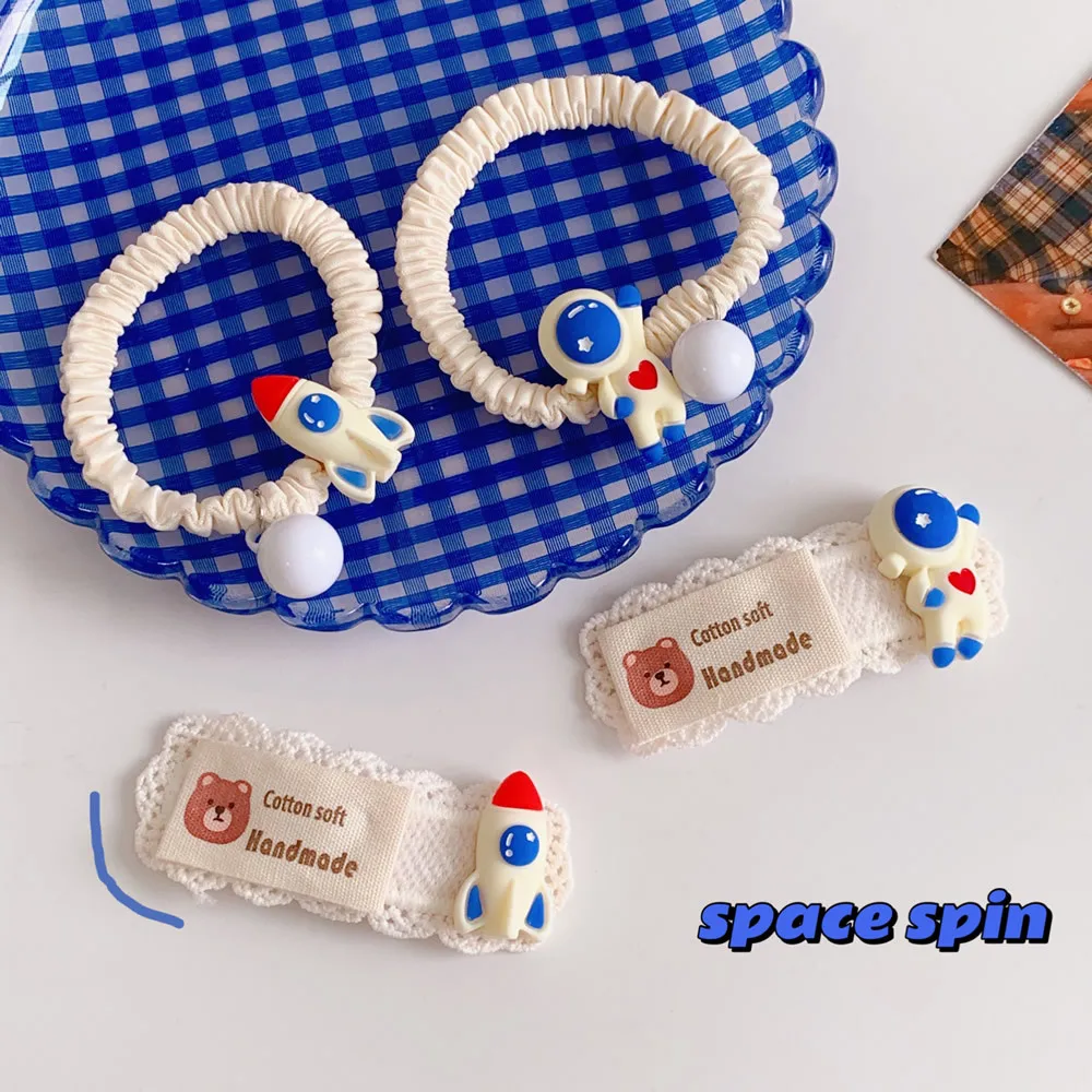 cute astronaut hair accessories sweet temperament wrinkled hair circle girl heart bangs side clip hairpin students tie hair rope 
cute astronaut hair accessories sweet temperament wrinkled hair circle girl heart bangs side clip hairpin students tie hair rope