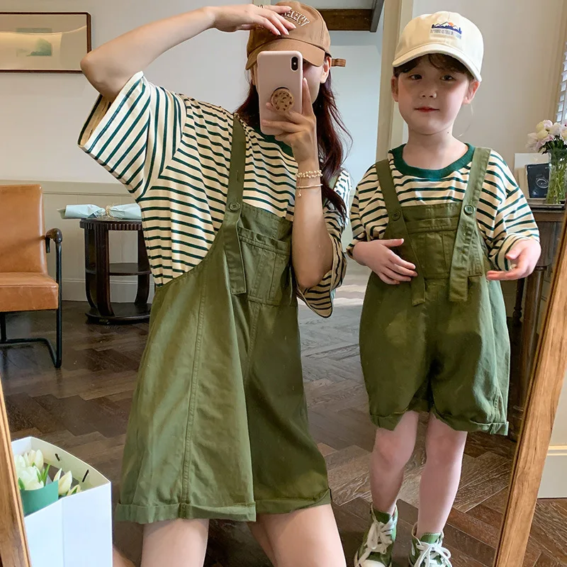 2022 Spring Summer Mom and Daughter Striped Suit Girls Lapel Casual Sports Two Piece Set Mom and Daughter Matching Clothes
2022 Spring Summer Mom and Daughter Striped Suit Girls Lapel Casual Sports Two Piece Set Mom and Daughter Matching Clothes