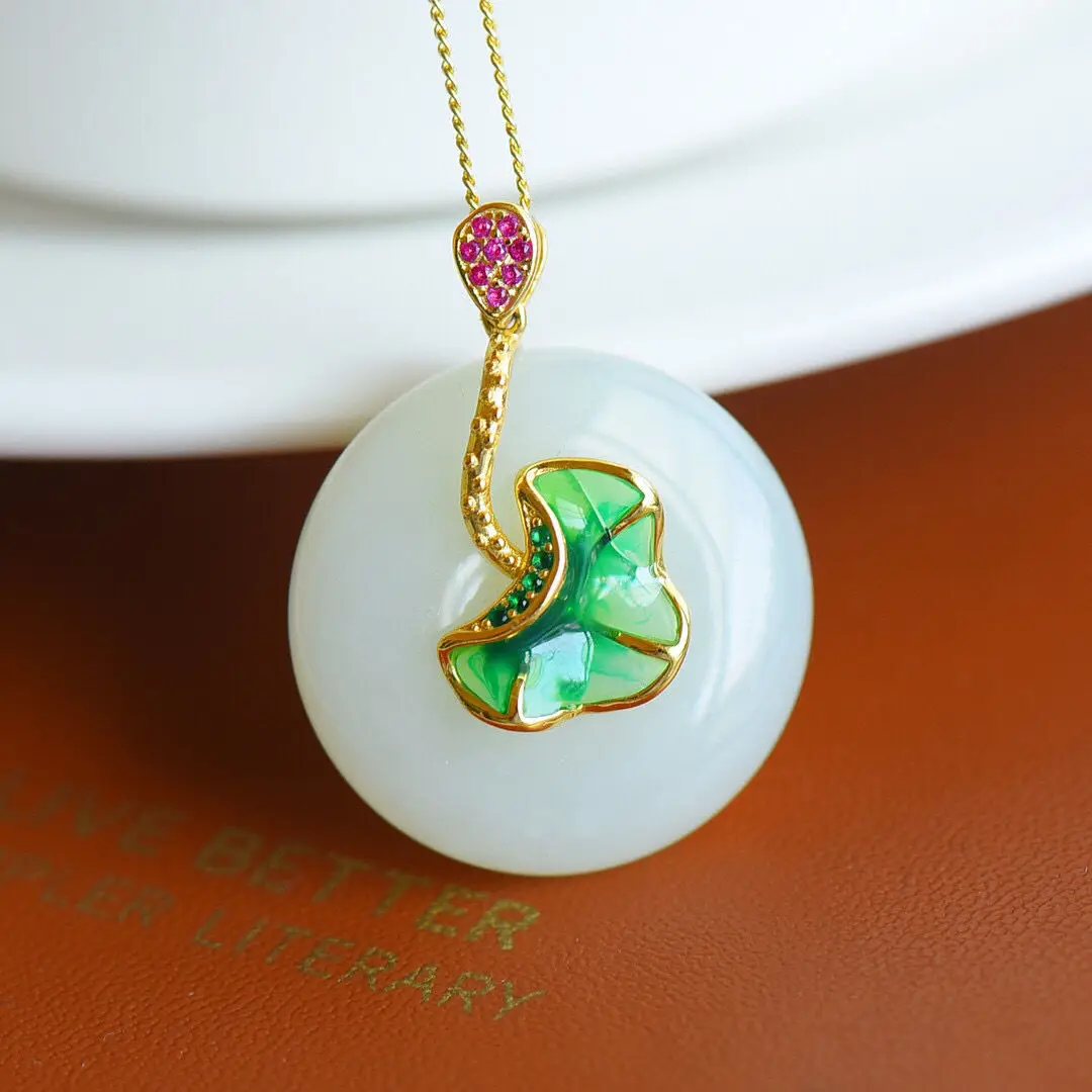 2023 New S925 Sterling Silver Peace Buckle Lotus Leaf Premium Pendant Pendant Necklace Charm Female Jewelry
2023 New S925 Sterling Silver Peace Buckle Lotus Leaf Premium Pendant Pendant Necklace Charm Female Jewelry