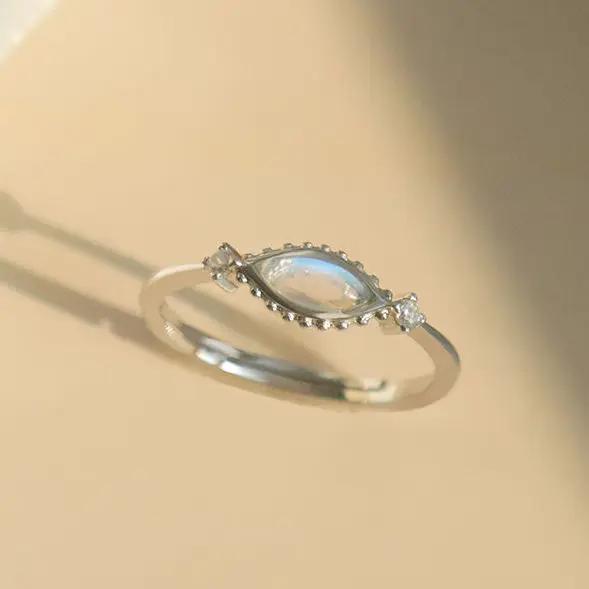 2022 New Moonlight Stone Gem Ring Originals Sweet, Small and Luxury Female Personality
2022 New Moonlight Stone Gem Ring Originals Sweet, Small and Luxury Female Personality