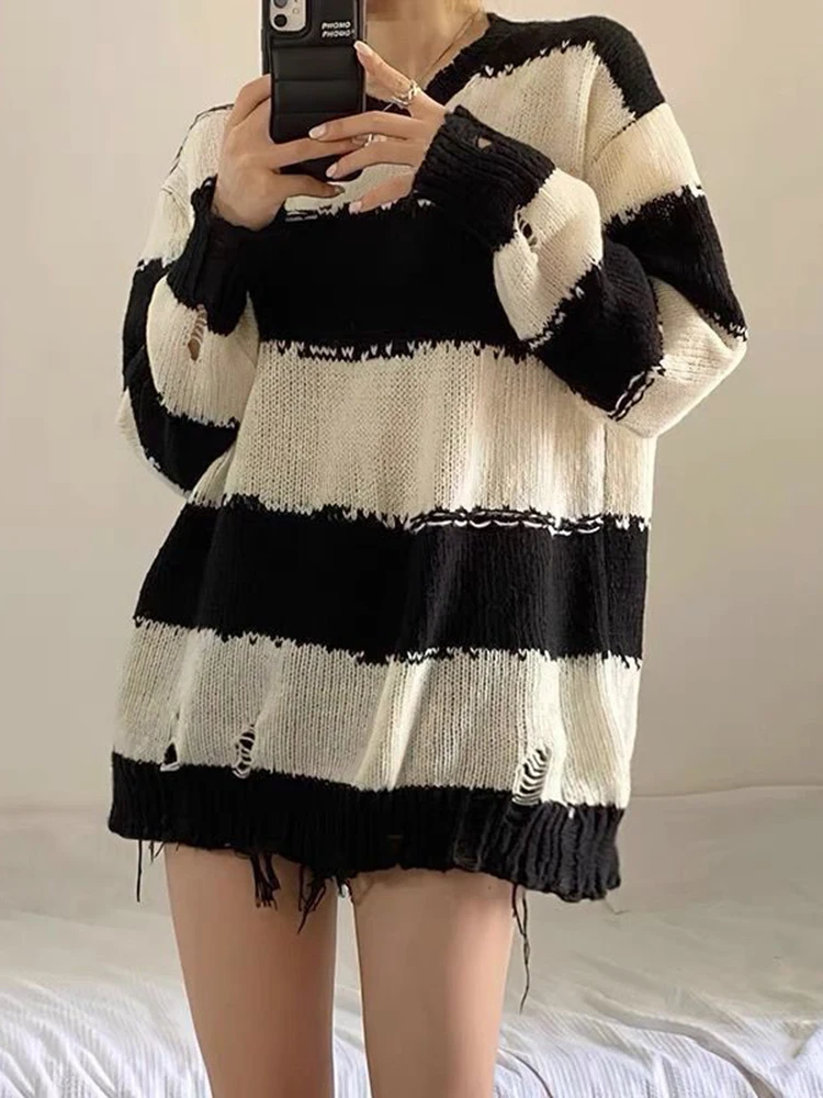 Zoki Harajuku Hole Striped Sweaters Women Streetwear Y2K Loose Knitted Pullover Korean Casual Vintage Long Sleeve Female Jumpers
Zoki Harajuku Hole Striped Sweaters Women Streetwear Y2K Loose Knitted Pullover Korean Casual Vintage Long Sleeve Female Jumpers