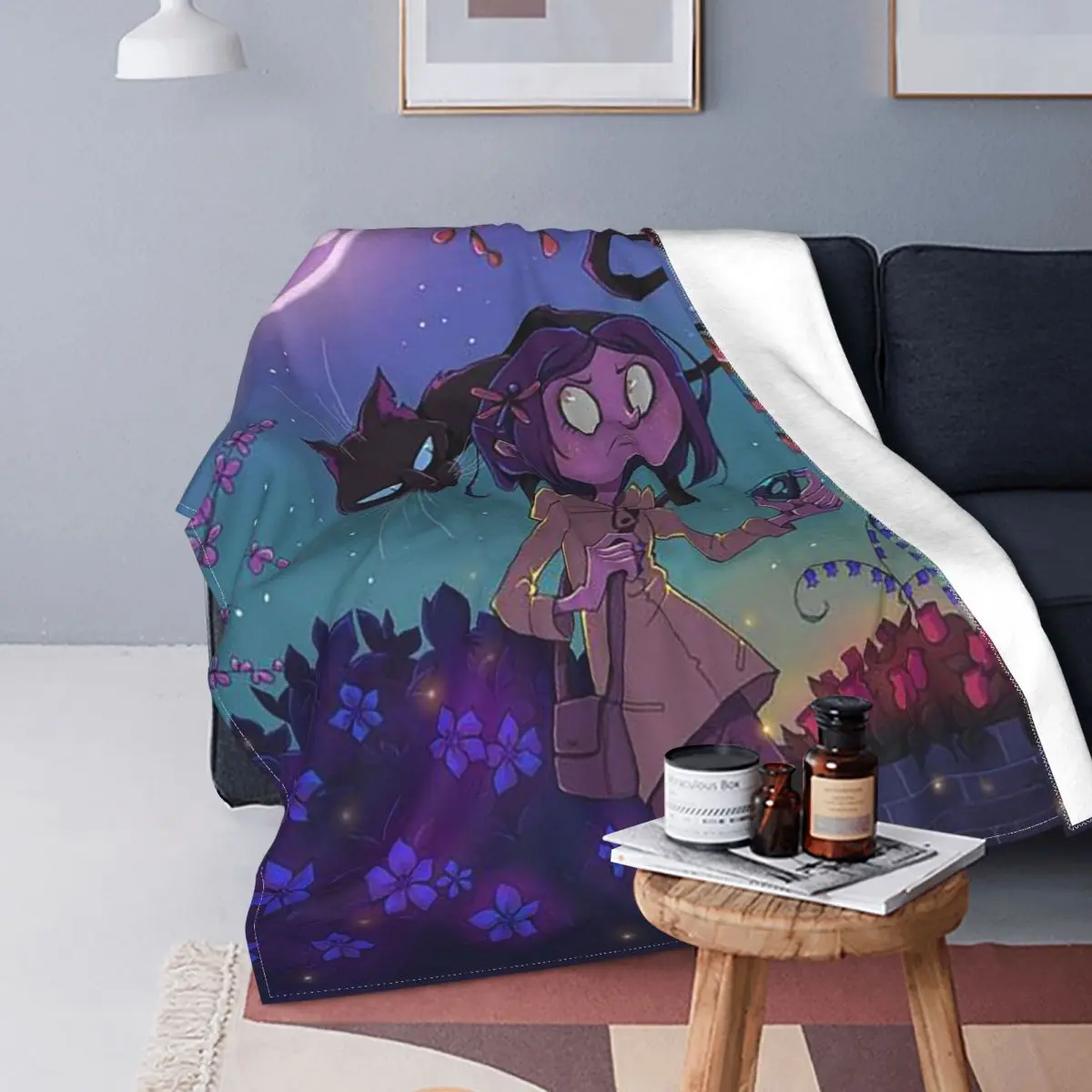 Флисовые одеяла Coraline для ужасных девушек, тонкий переносной плед для кровати из мультяшного фильма, плюшевое тонкое покрывало на весну и осень
Флисовые одеяла Coraline для ужасных девушек, тонкий переносной плед для кровати из мультяшного фильма, плюшевое тонкое покрывало на весну и осень