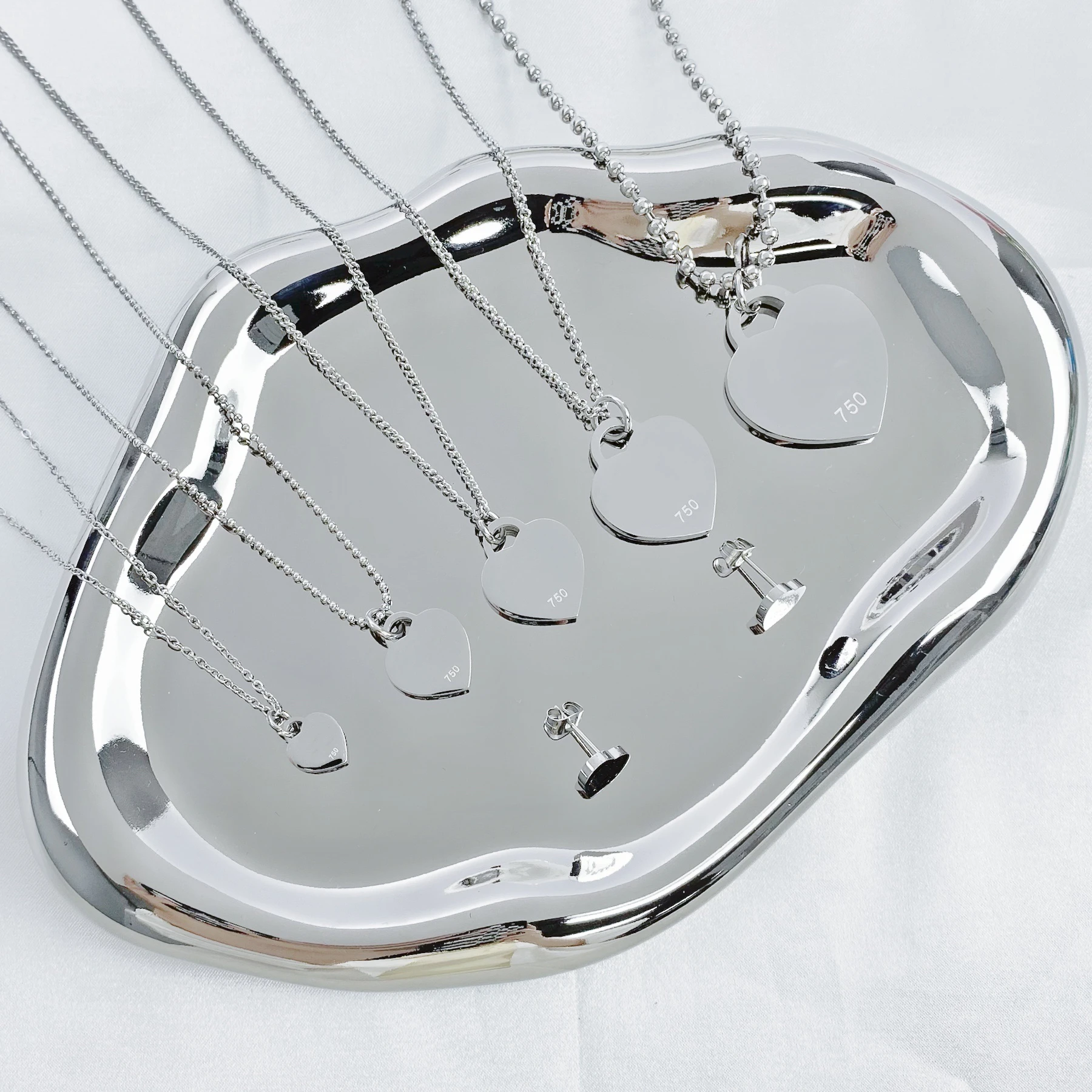 Fashion Luxury Famous Brand Love Women paragraph clavicle Necklace Gold Peach Heart Pendant Necklace Fine Jewelry
Fashion Luxury Famous Brand Love Women paragraph clavicle Necklace Gold Peach Heart Pendant Necklace Fine Jewelry