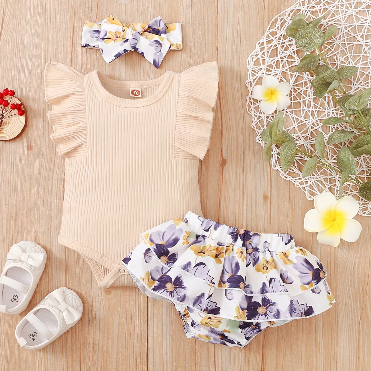 hibobi Baby Girl Clothes Set Flower Print Girls Ruffle-sleeve Romper Summer Bodysuit Floral Pattern Shorts Headband Set 3Pcs
hibobi Baby Girl Clothes Set Flower Print Girls Ruffle-sleeve Romper Summer Bodysuit Floral Pattern Shorts Headband Set 3Pcs