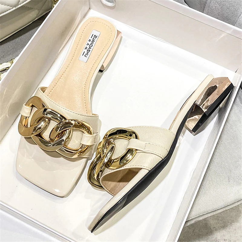 Summer Women Shoes Women's Sandals Golden Chain Decor Slippers 2.5cm Heel Female High Quality Slides Mules Casual Footwear
Summer Women Shoes Women's Sandals Golden Chain Decor Slippers 2.5cm Heel Female High Quality Slides Mules Casual Footwear