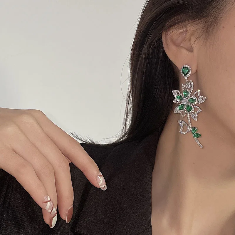 2022 Korea Chic Luxury Trendy Flower Full Crystal Wedding Drop Earring Fashion Party Bridal Jewelry
2022 Korea Chic Luxury Trendy Flower Full Crystal Wedding Drop Earring Fashion Party Bridal Jewelry