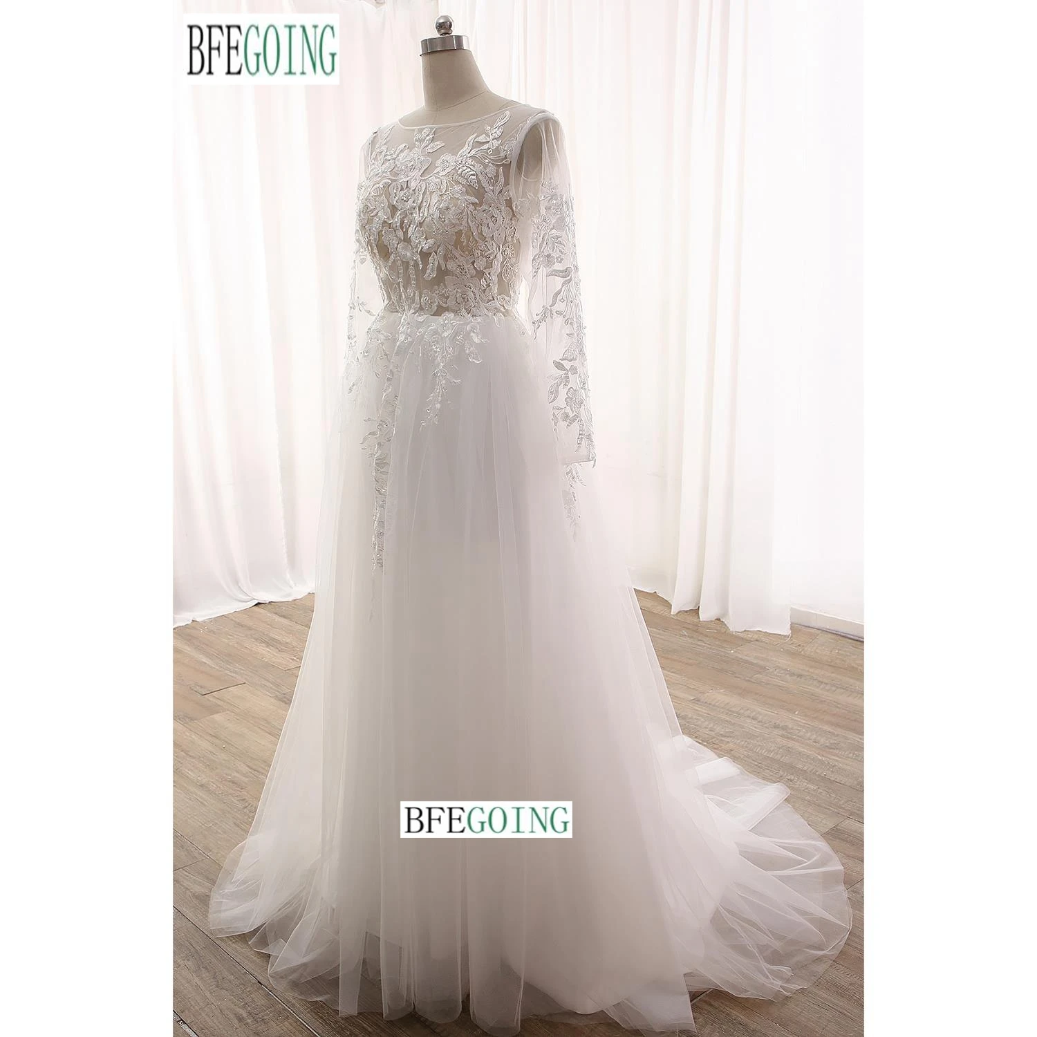 White Lace Appliques Tulle Long Sleeves A-Line Wedding Dresses Chapel Train Custom Made Floor-Length Bridal Gowns
White Lace Appliques Tulle Long Sleeves A-Line Wedding Dresses Chapel Train Custom Made Floor-Length Bridal Gowns