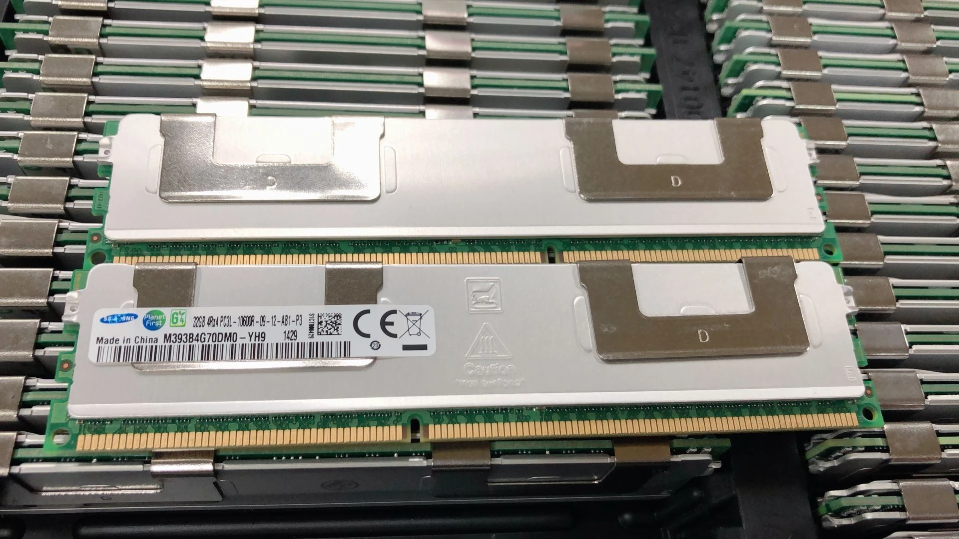 RAM R610 R710 R810 R910 M910 Server Memory DDR3 32G 1333MHz ECC
RAM R610 R710 R810 R910 M910 Server Memory DDR3 32G 1333MHz ECC