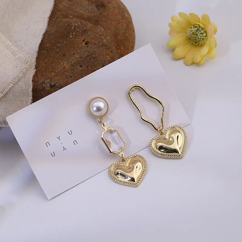 Vintage Crystal Gold Color Love Heart Drop Earrings for Womens Fashion Baroque Bohemian Asymmetrical Drop Earring Party Jewelry
Vintage Crystal Gold Color Love Heart Drop Earrings for Womens Fashion Baroque Bohemian Asymmetrical Drop Earring Party Jewelry