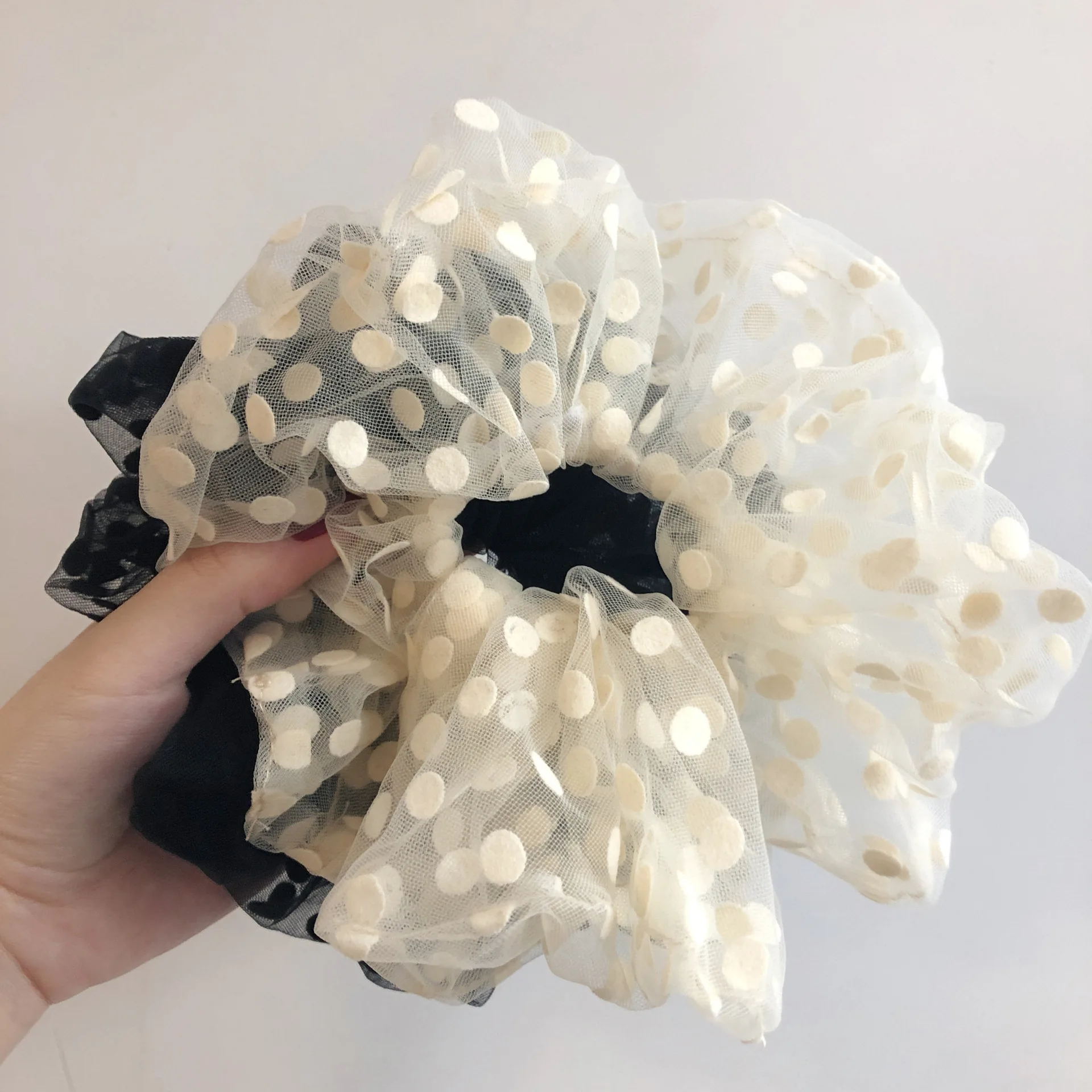 Oversized Mesh Scrunchies Organza polka dot Hair Ties Elastic Hair Band women Girls Ponytail Holder Hair Rope ACCESSORI FOR GIRL
Oversized Mesh Scrunchies Organza polka dot Hair Ties Elastic Hair Band women Girls Ponytail Holder Hair Rope ACCESSORI FOR GIRL