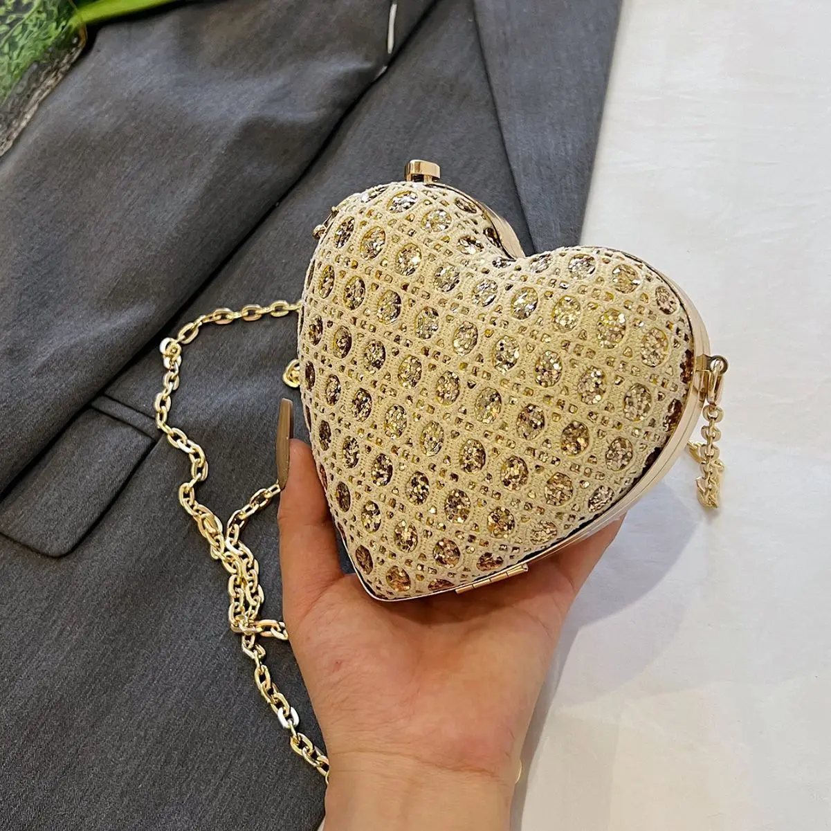 

Korean version of the new personality Instagram cute girl heart single shoulder crossbody holding dinner bag