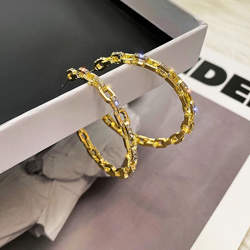 Uilz Personality Big Circle Hoop Earrings for Women Luxury Gold Plated Chain Earrings Fashion Versatile Lady Jewelry Wholesale
Uilz Personality Big Circle Hoop Earrings for Women Luxury Gold Plated Chain Earrings Fashion Versatile Lady Jewelry Wholesale