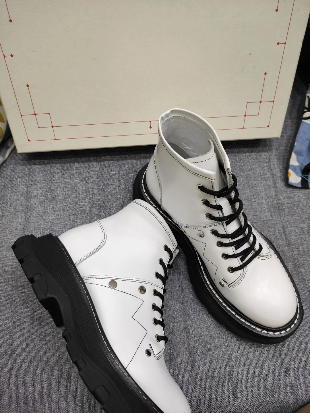 Upgrade Your Shoe Game with 2023 Women's Short Boots: Anti-Skid, Luxurious Sheepskin Interior, Premium Leather, Sizes 35-40
Upgrade Your Shoe Game with 2023 Women's Short Boots: Anti-Skid, Luxurious Sheepskin Interior, Premium Leather, Sizes 35-40