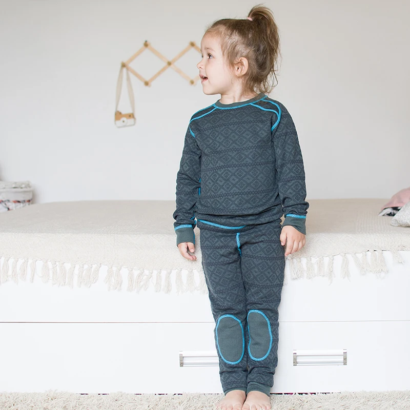 Merino wool kids thermal underwear set Sports Quick dry Top shirt pants of boys girls children long johns
Merino wool kids thermal underwear set Sports Quick dry Top shirt pants of boys girls children long johns