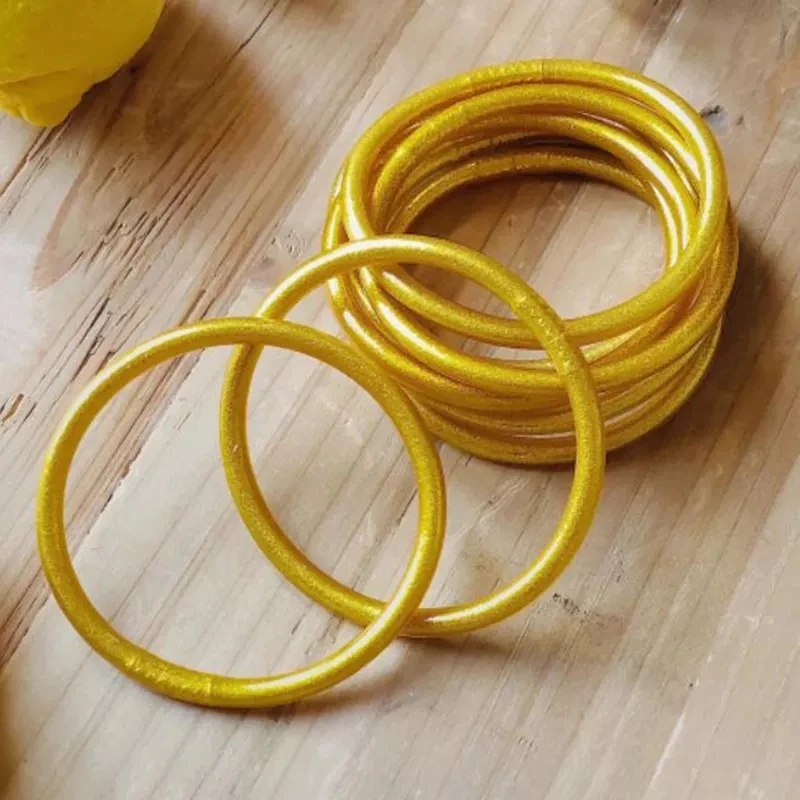 Shiny Gold Buddhist Rush Bracelet Fine Charm Temple Lucky Charm Bangle Flexible And Filled With A Leaf Lucky Symbol Jewelry Gift
Shiny Gold Buddhist Rush Bracelet Fine Charm Temple Lucky Charm Bangle Flexible And Filled With A Leaf Lucky Symbol Jewelry Gift