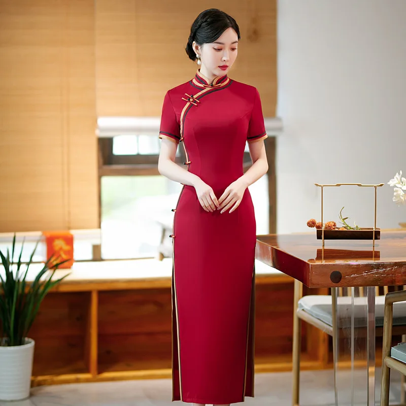 High-end Cheongsam Chinese Style Temperament Middle-aged Female Mother Noble Fashion Daily Cheongsam Skirt
High-end Cheongsam Chinese Style Temperament Middle-aged Female Mother Noble Fashion Daily Cheongsam Skirt