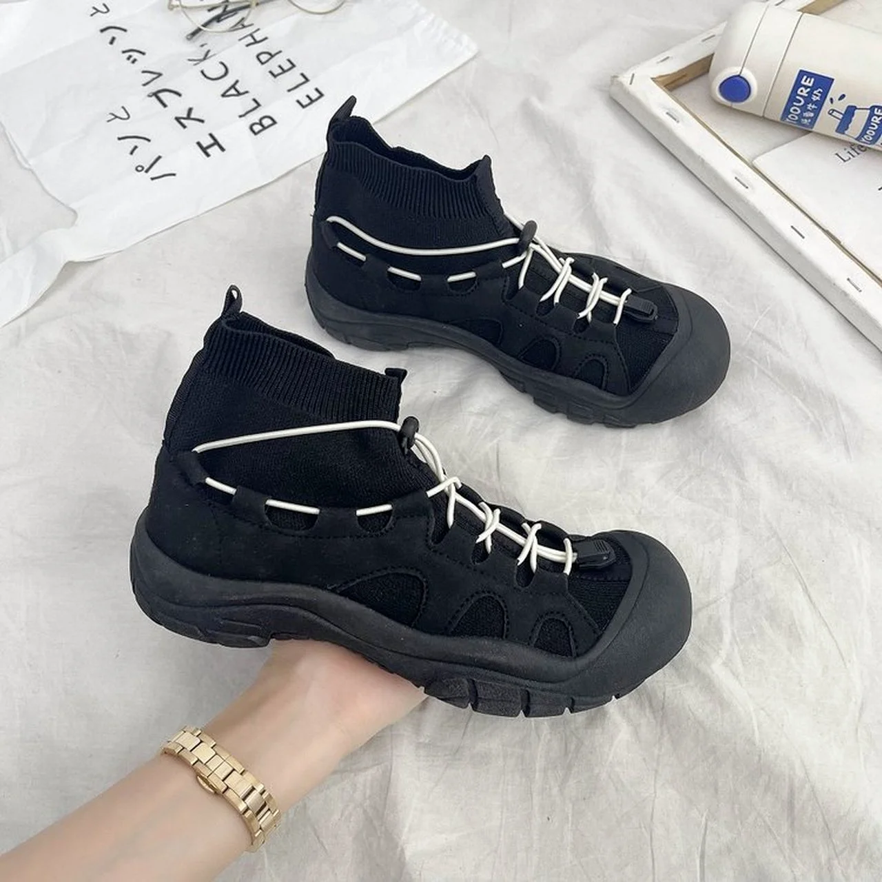 Women's vulcanized shoes casual high-top walking shoes 2022 autumn and winter retro round toe sneakers black Zapatillas Mujer
Women's vulcanized shoes casual high-top walking shoes 2022 autumn and winter retro round toe sneakers black Zapatillas Mujer